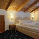 Hotel Tirolerhof 3*