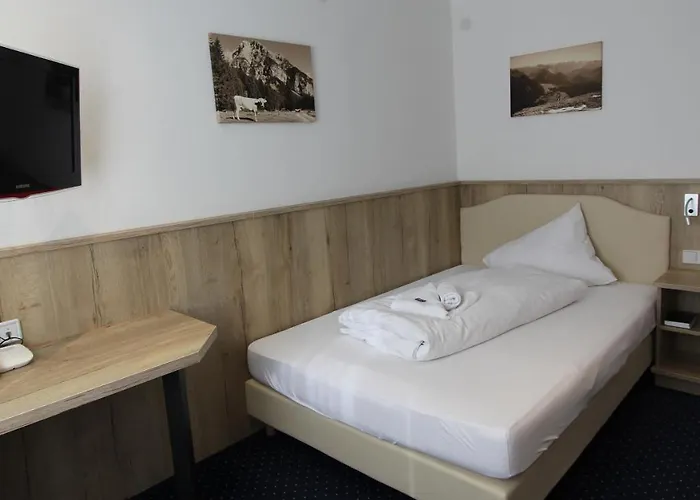 Ξενοδοχείο Tirolerhof 3*